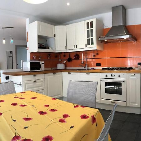 House Claudia By Holiday World Apartman Genova Kültér fotó