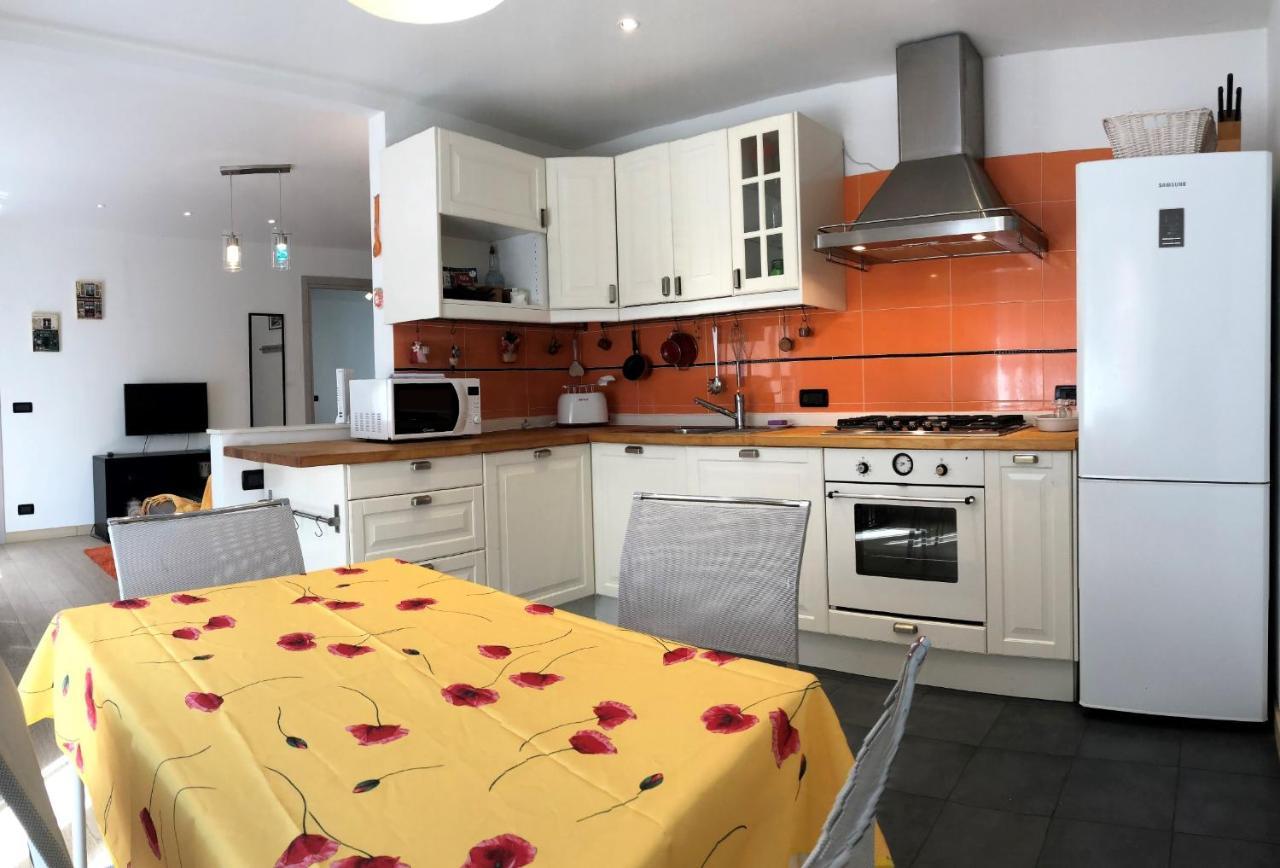 House Claudia By Holiday World Apartman Genova Kültér fotó