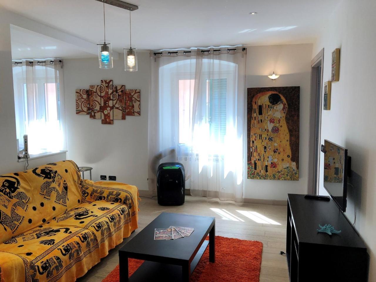 House Claudia By Holiday World Apartman Genova Kültér fotó
