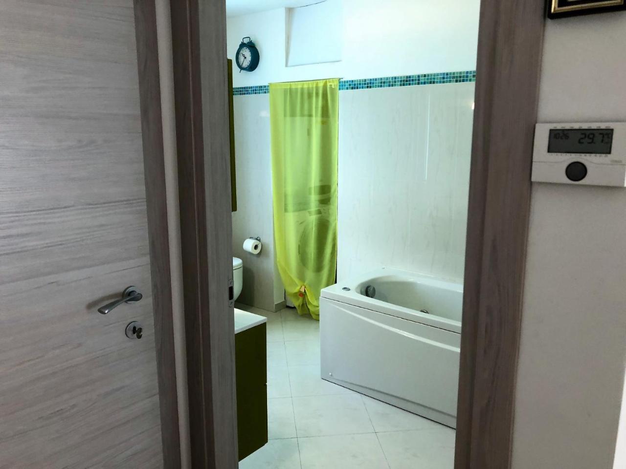 House Claudia By Holiday World Apartman Genova Kültér fotó